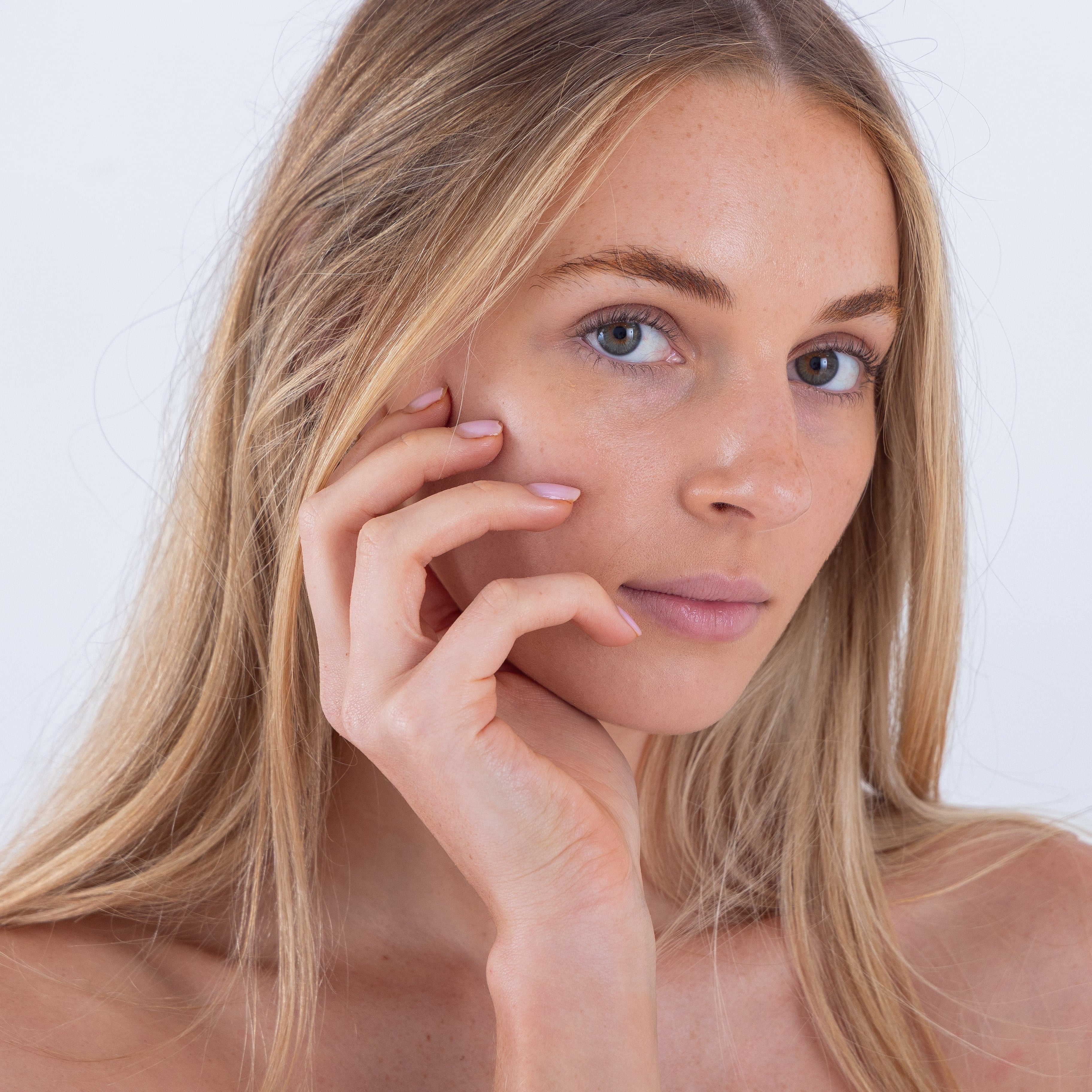 Mesoéclat: The glass skin revelation